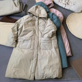 女式衬衫;休闲裤;女式T恤