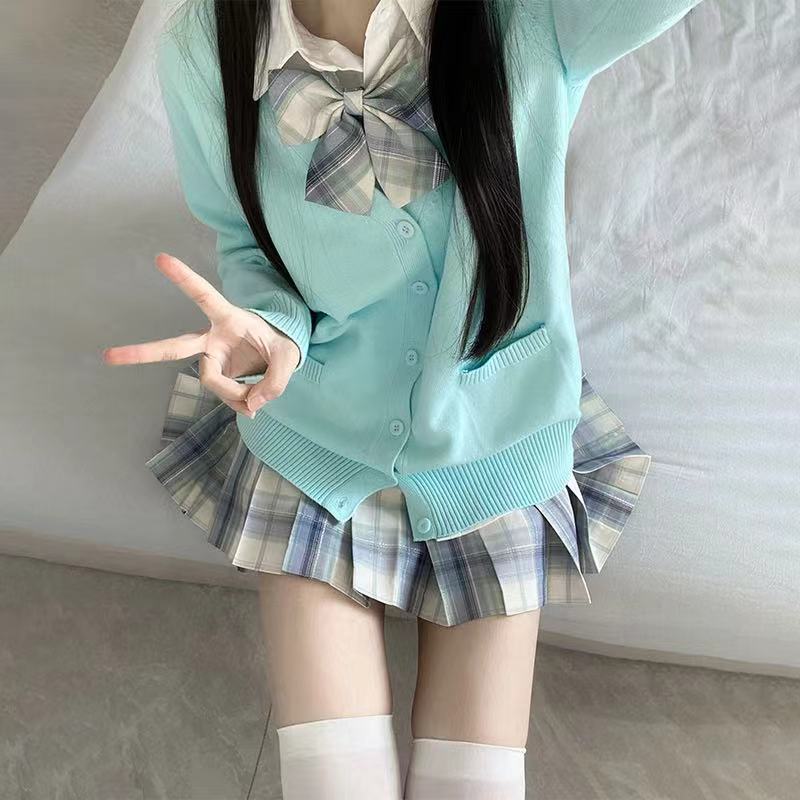 셔츠 + 나비넥타이 + 아이스크림 스커트 + 블루 가디건