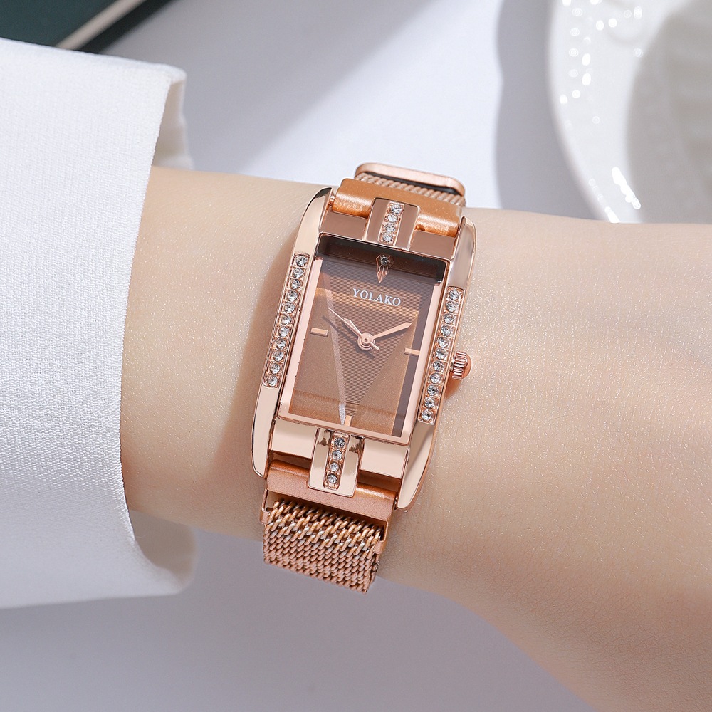 Nuovo cinturino in magnetite con orologio al quarzo da donna con design a triangolo invertito, stile quadrato, stile OL, con diamanti intarsiati_voghion.com