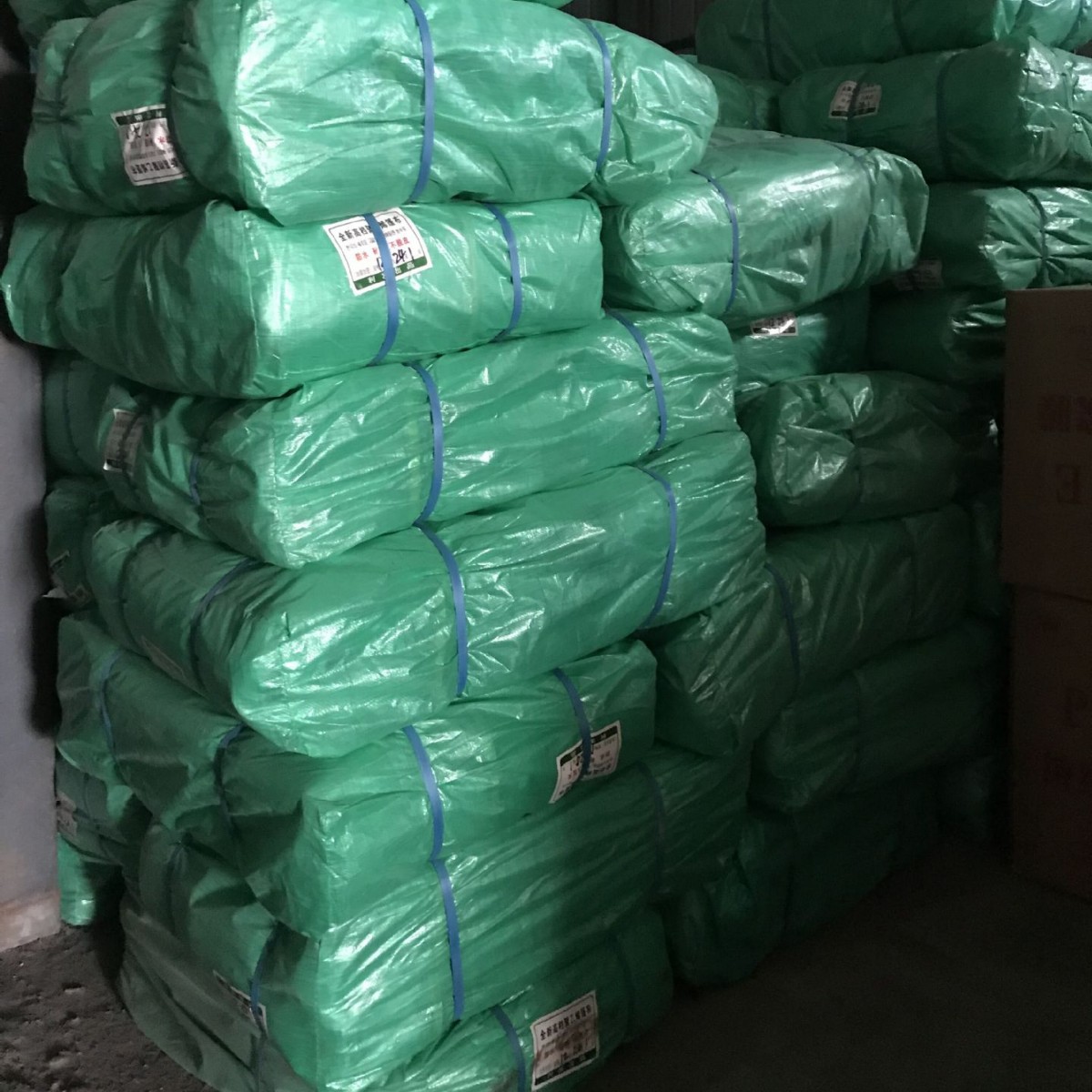 乌鲁木齐批发各种材质防雨篷布汽车篷布彩条布水晶绿篷布厂家直销