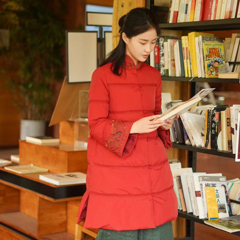 大吉2024中长款绣花女复古新中式国风对开襟盘扣90白鸭绒外套3180