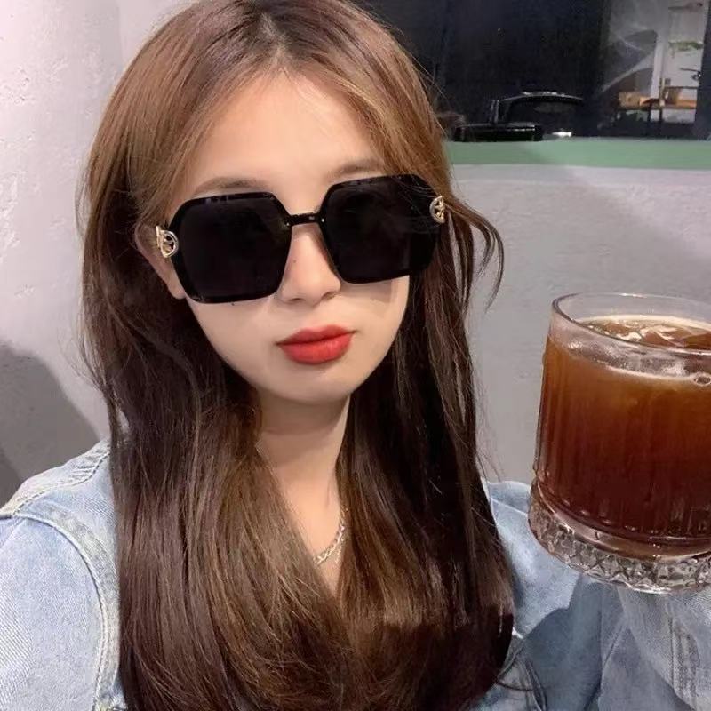 trend fashionable sunglasses