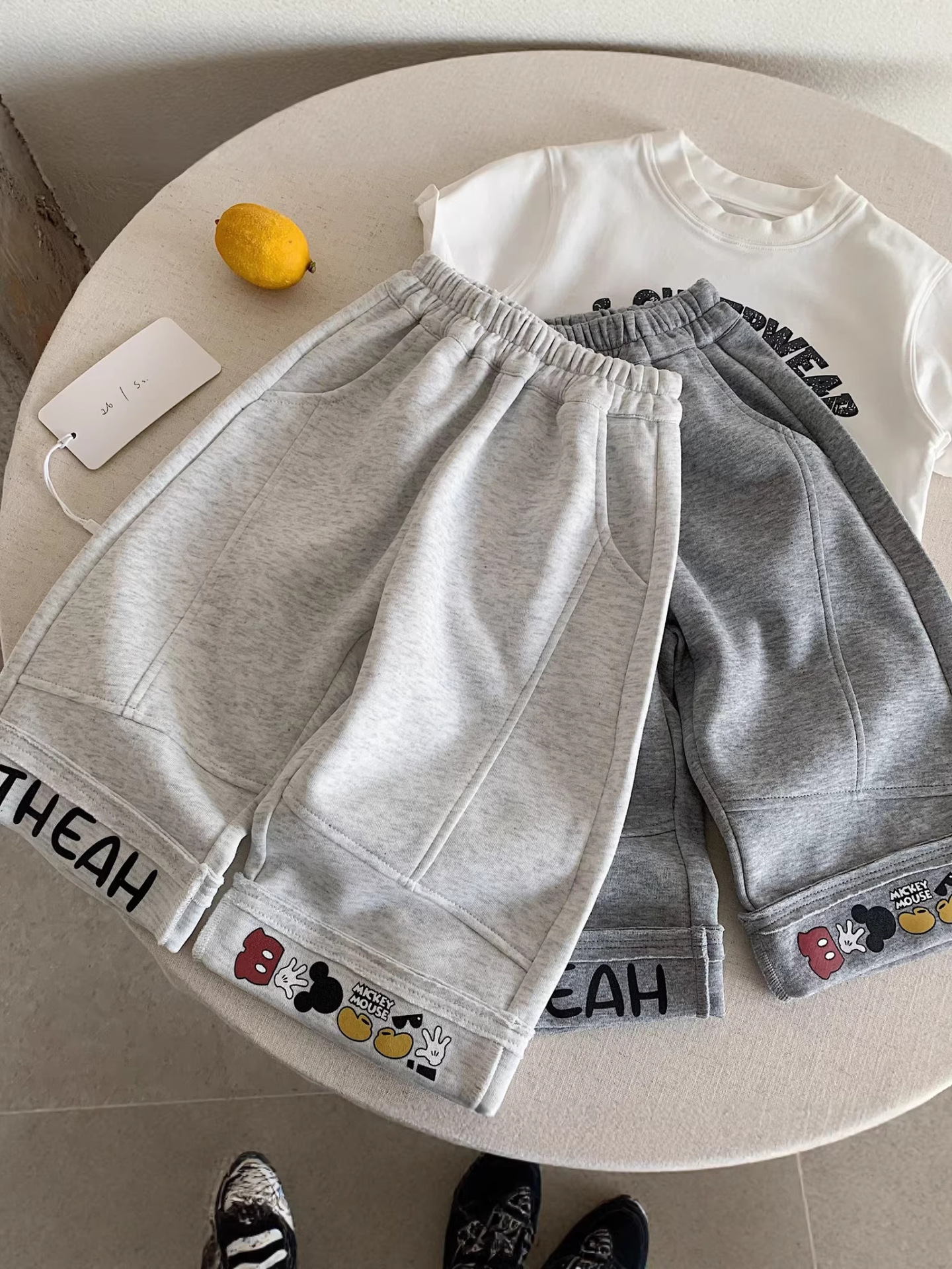 Children's fashionable trousers for boys
