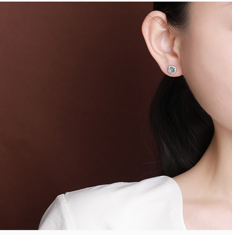 Bông tai bạc S925 đính ngọc bích xanh dạng hạt tròn hình vuông rỗng — Mẫu ngọc bích nước xanh chi tiết 5