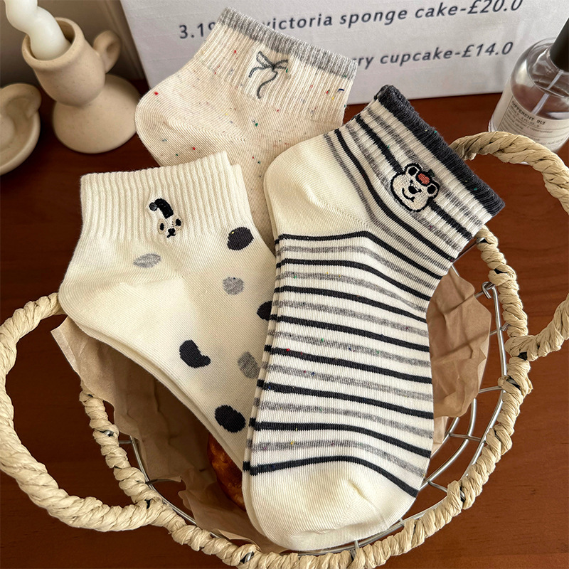 2026 Spring and Summer Women's Low-Cut Sweat-Absorbing Striped Korean-Style Thin Gray Cute Short Socks