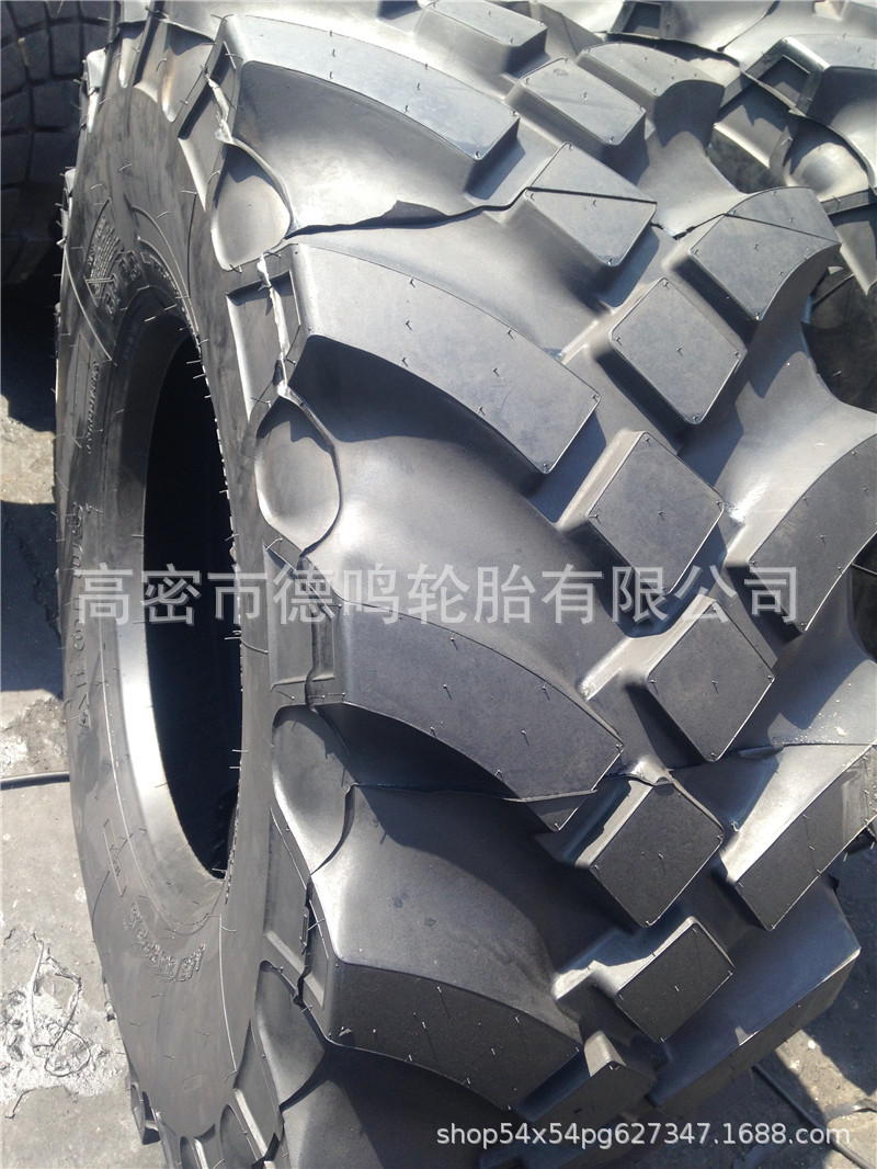 Suministro radial de neumáticos de acero 18R22.5 neumático de ingeniería