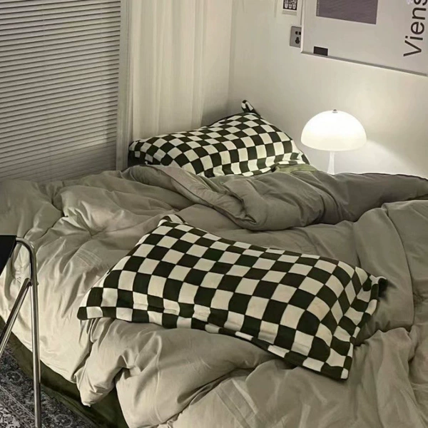 Black and white grid