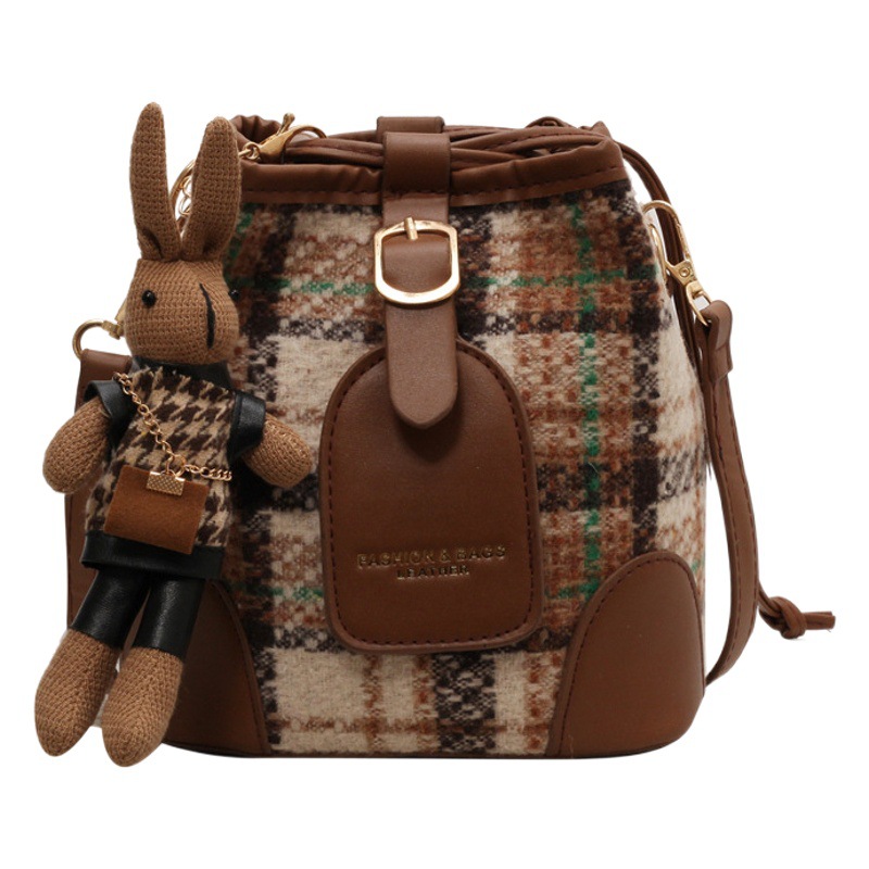 Textura de alto grado todo partido crossbody cubo hombro pequeño bolso para las mujeres 2023 nueva moda viajero retro bolsa de mensajero