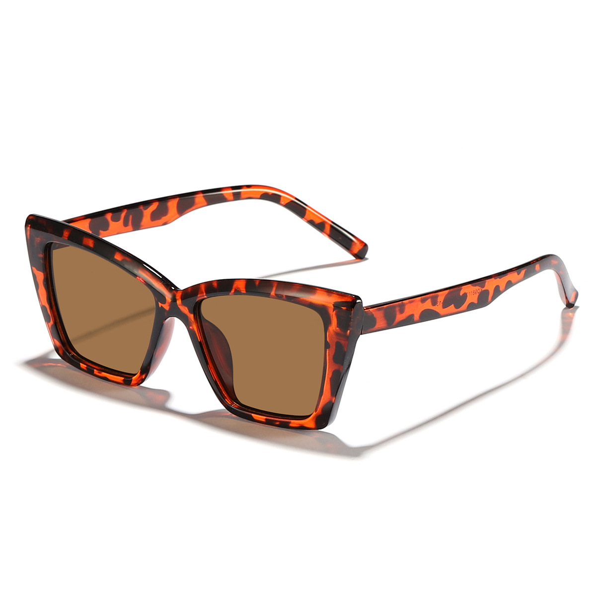 2024 nuevas gafas de sol con sombra de ojo de gato de marco grande de personalidad europea y americana