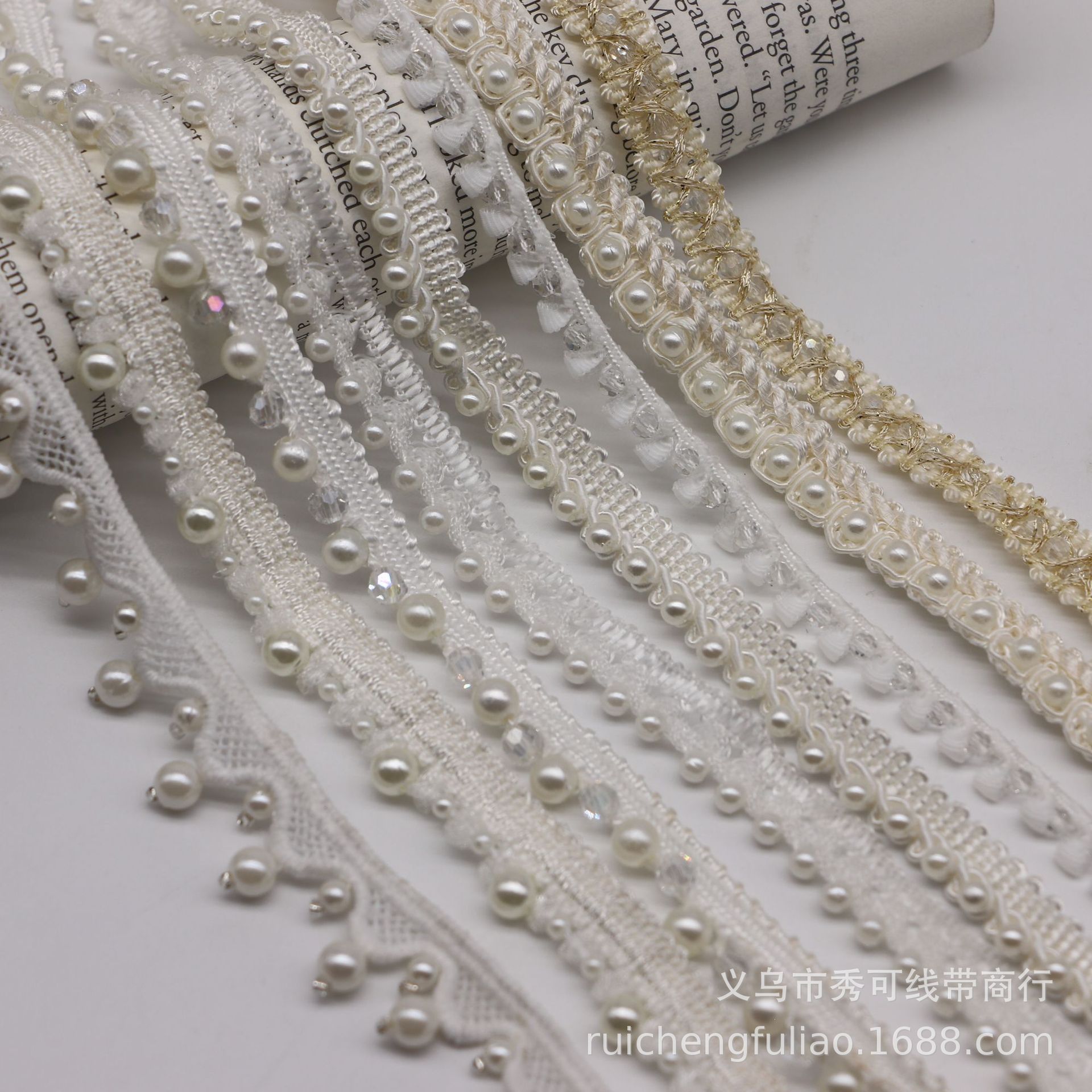 One-sided stone inlay pearl