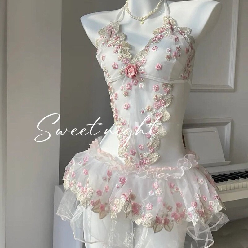 Flirty lingerie, bridal veil, fluffy princess skirt, embroidered sexy nightgown set, cute girl costume Flirty lingerie, bridal veil, fluffy princess skirt, embroidered sexy nightgown set, cute girl costume