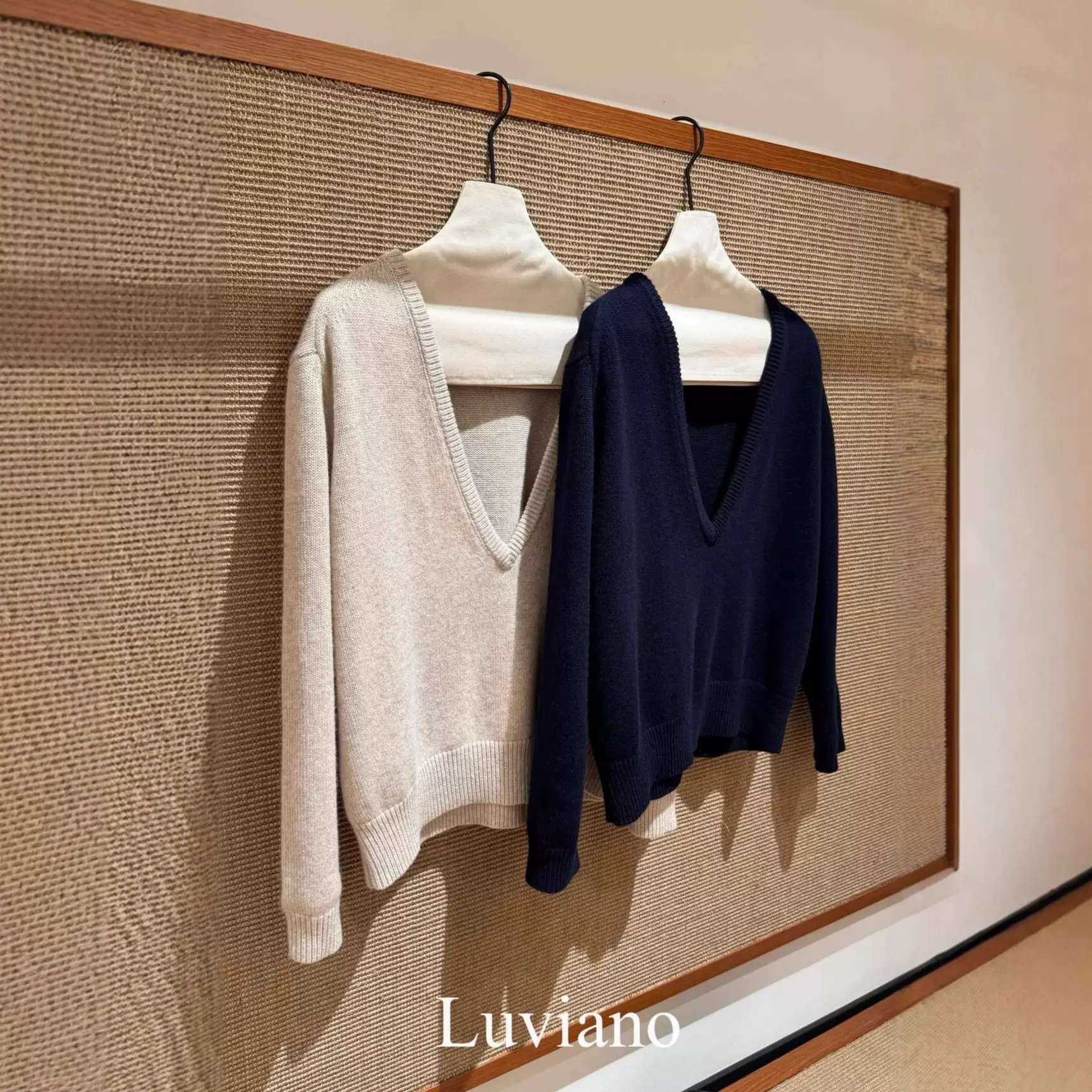 深圳南油2025秋冬ROW风羊绒羊毛混纺v领叠穿慵懒风套头针织毛衣