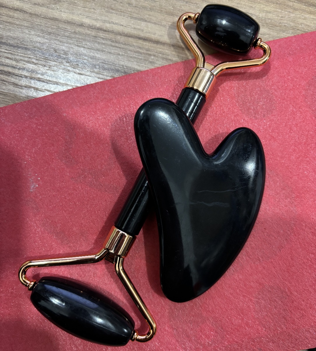 masajeador de rodillos de cristal de polvo en forma de corazón, masajeador de rodillos de doble cabeza, placa de belleza facial de cristal rosa