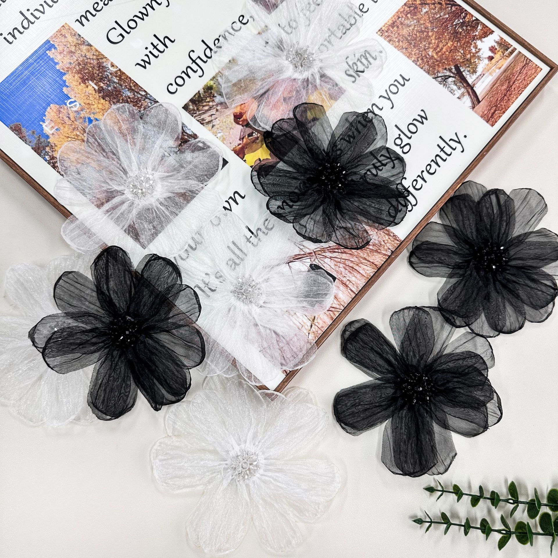 Gran tamaño de goma negro y blanco decoración clásica primavera y verano accesorios para el cabello malla 3D accesorios estereoscópicos vestido de boda tocado