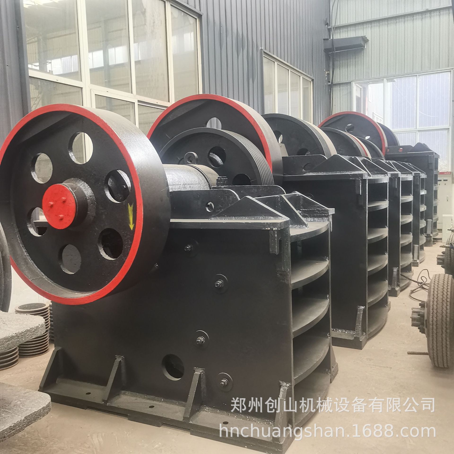 柴油机破石机移动破碎机供应鄂式破碎机 青石鄂式破石机 鄂破鄂板