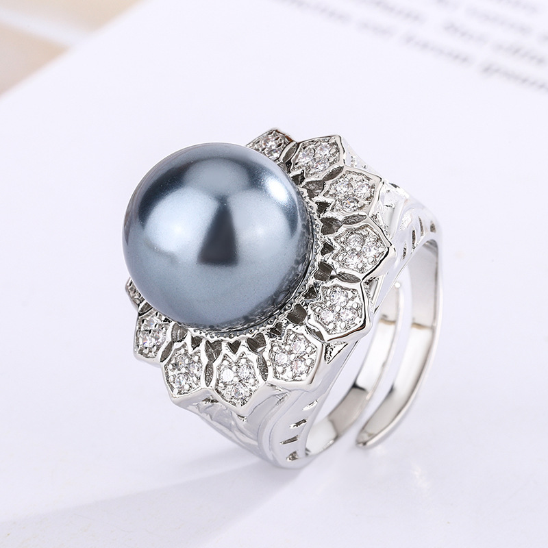 2024 nuevo estilo Zhuang Shengsheng joyería cobre chapado en oro blanco redondo anillo de perlas en forma de flor para mujer 14mm al por mayor