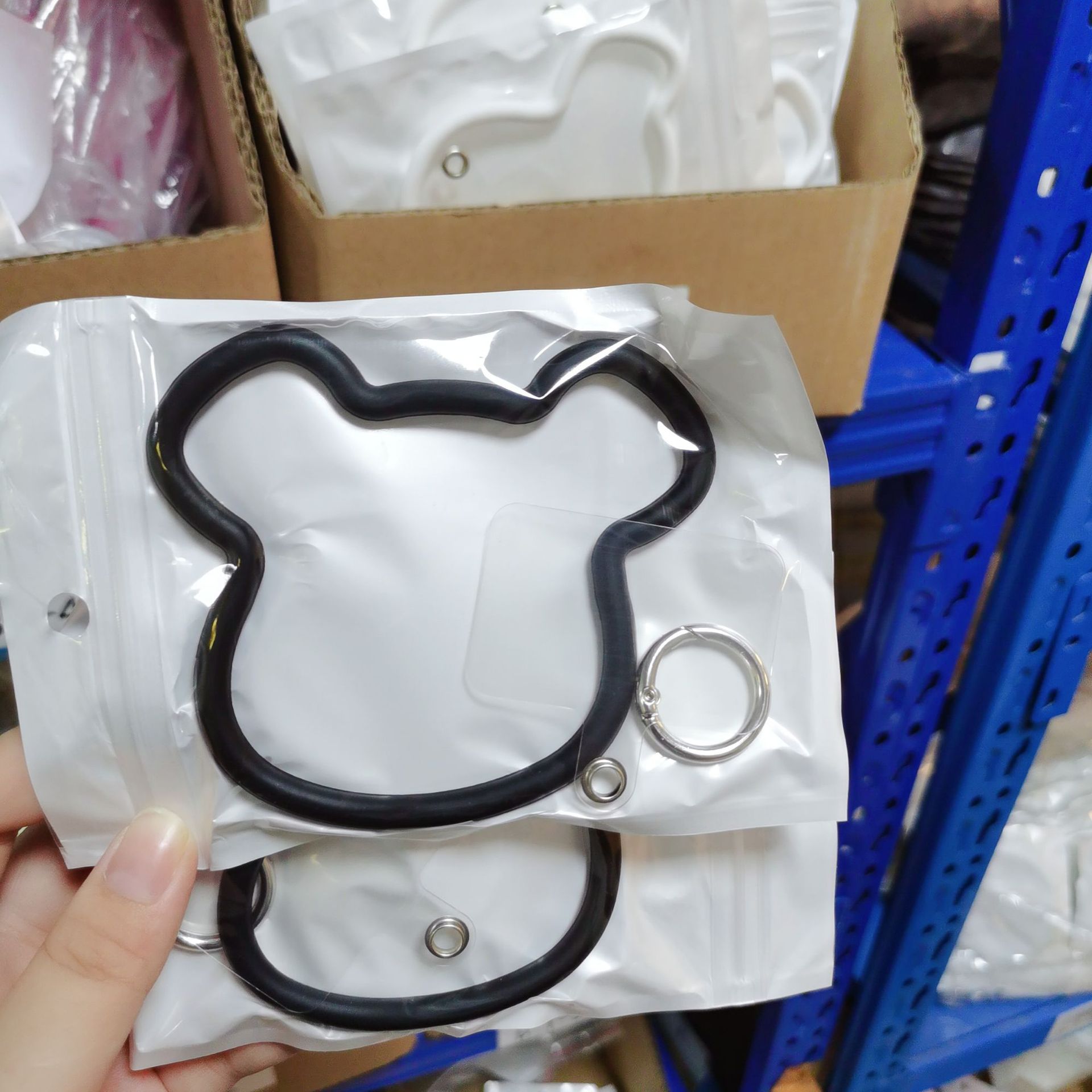 Nuevo nicho Mickey pulsera personalizada teléfono móvil Shell versión universal estilo japonés y coreano ins muñeca oso cabeza Linda correa de mano