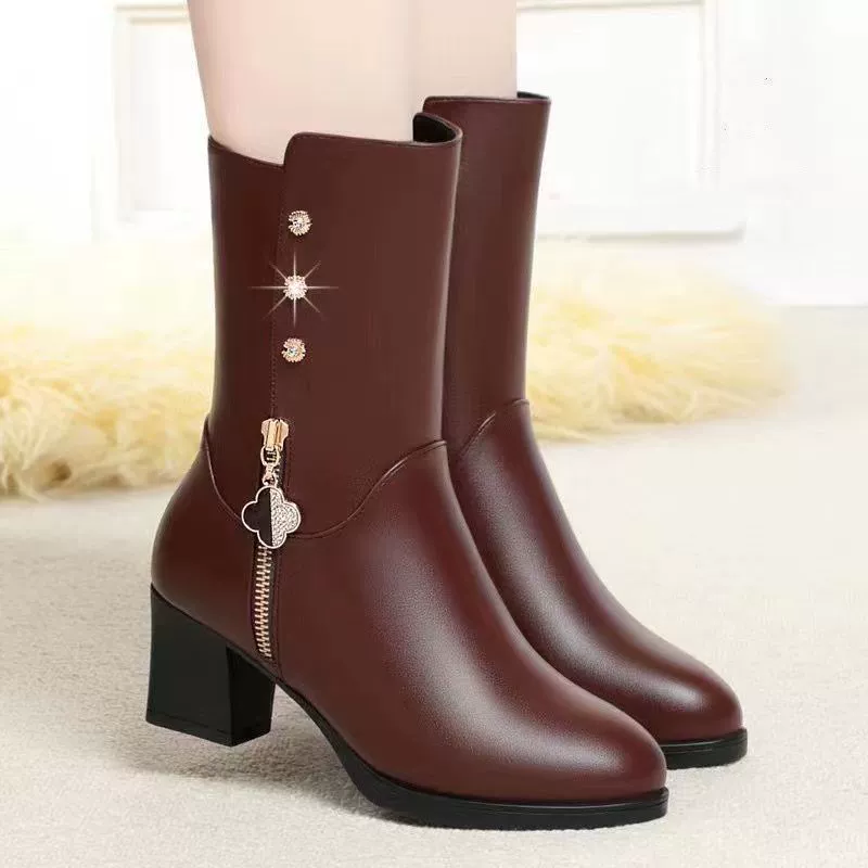 Новые зимние бархатные утолщенные удобные теплые средние сапоги удобные боковые молнии повседневные женские кожаные сапоги среднего возраста хлопковые сапоги