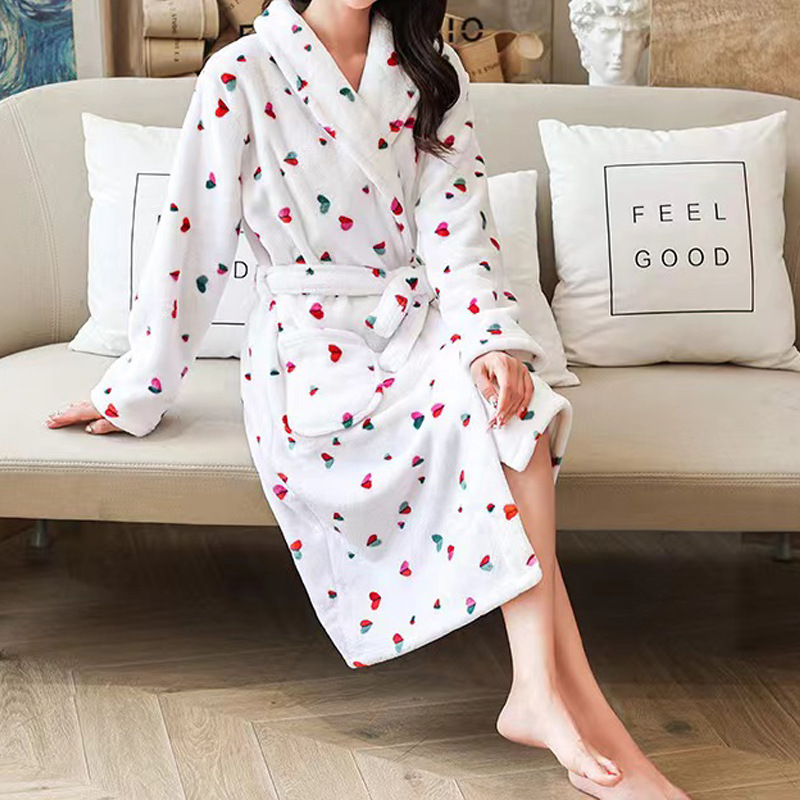 珊瑚绒印花晚秋冬季保暖中长款长袖双色爱心家居服可外穿浴袍睡衣