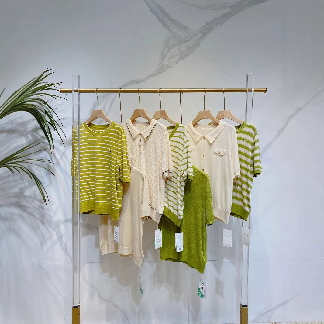 Yifeiyue Лето Большой бренд Lyocell Tencel Брендовая скидка Женская одежда Оптовая продажа Прямая трансляция Физический распродажа Универсальные короткие рукава
