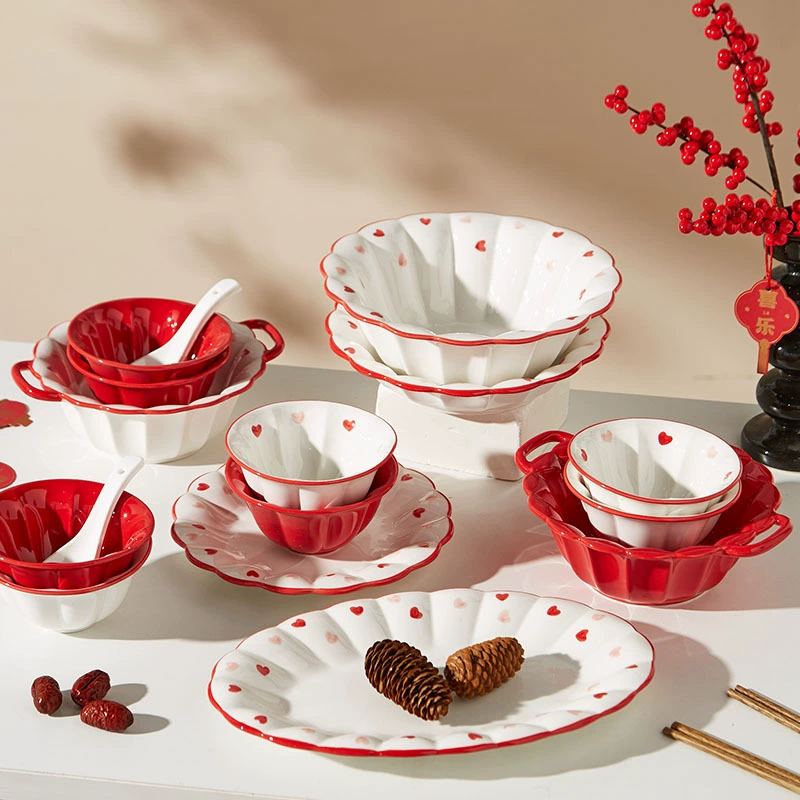 Ceramic tableware set, Chinese‑style capacious soup bowls and plates, red heart rim, multiple sizes
