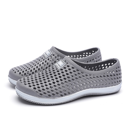 Men's Baotou Sandals Croc Shoes Couples  Summer New Non-Slip Beach Shoes Outdoor Wear Korean Version Rafting Women