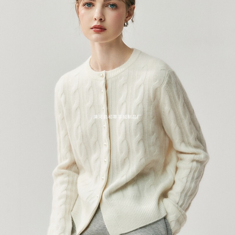 Pearl Button Skin-Friendly Cashmere Cardigan Women's Twist Thickeneded Knitwear Jacket 2025 Autumn and Winter Round Neck Knitwear Red