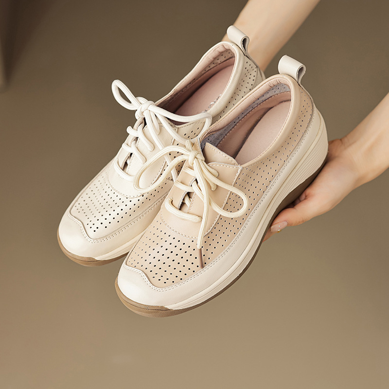 Giày da nữ đế xuồng dây buộc da bò đục lỗ — Màu trắng be
