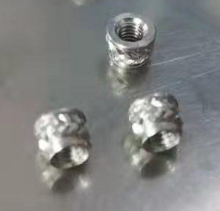 高品质塑胶嵌入螺母  IUB-M2.5-1