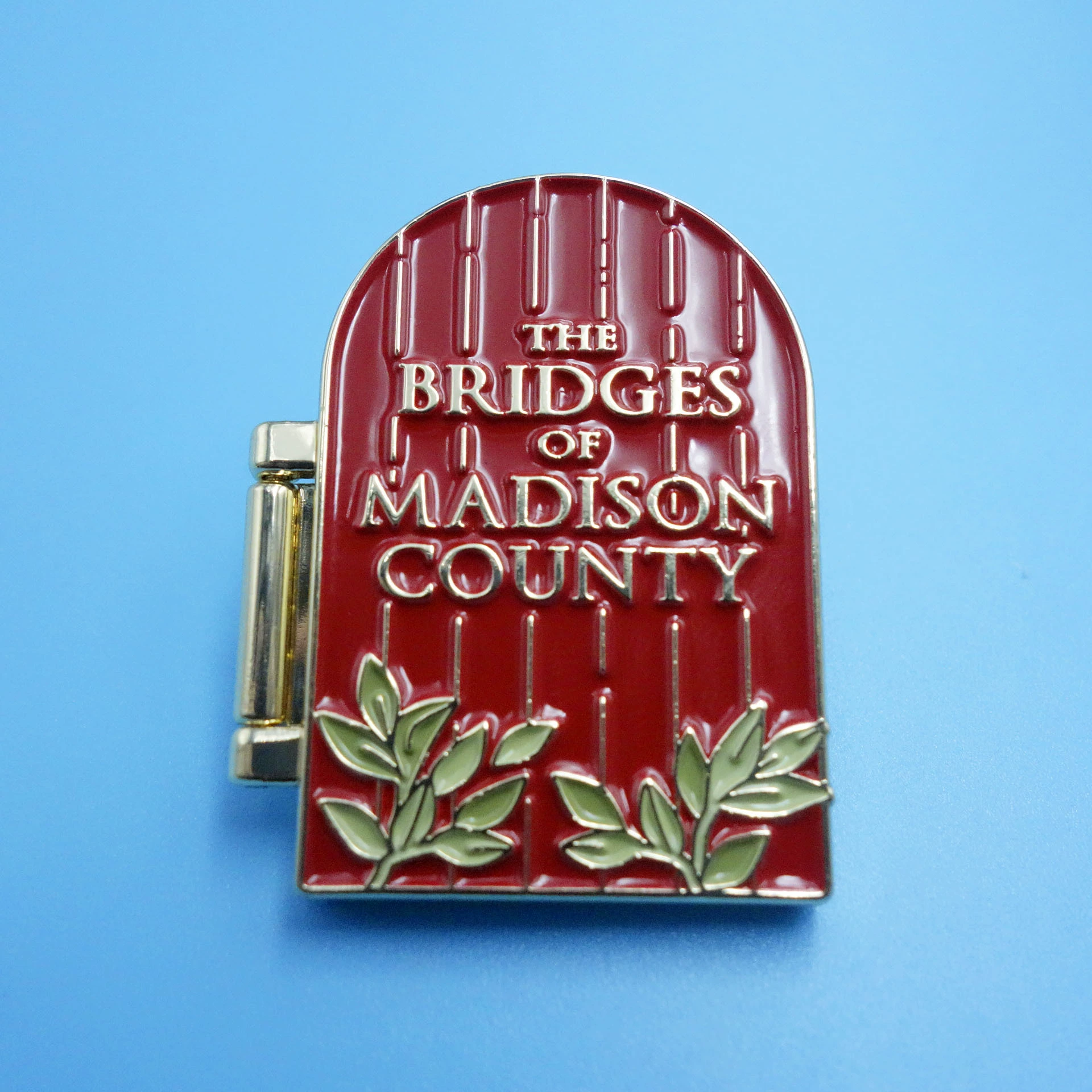 Металлические складные значки с героями мультфильмов, изготовленные по индивидуальному заказу для различных фильмов и телевизионных анимационных периферийных устройств, планирование ежегодных встреч, мероприятия, металлические сувениры