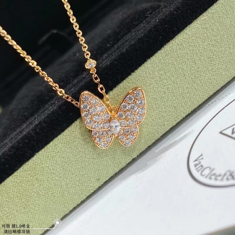 Rose gold full of diamonds