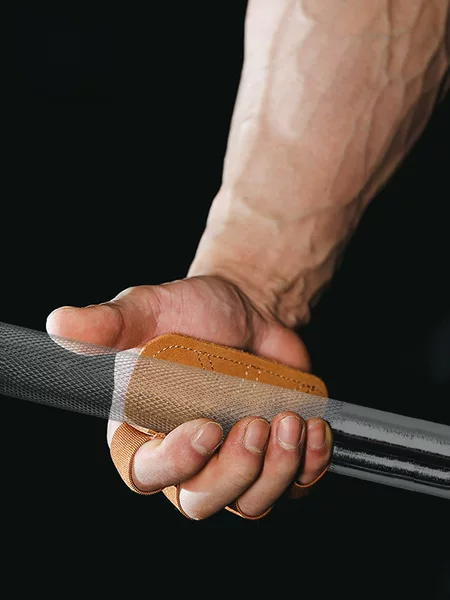 Manufacturers supply cowhide fitness booster with four finger palm protection fitness protector half finger anti-skid equipment horizontal bar hand guard
