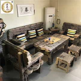 实木沙发;餐边柜;餐桌