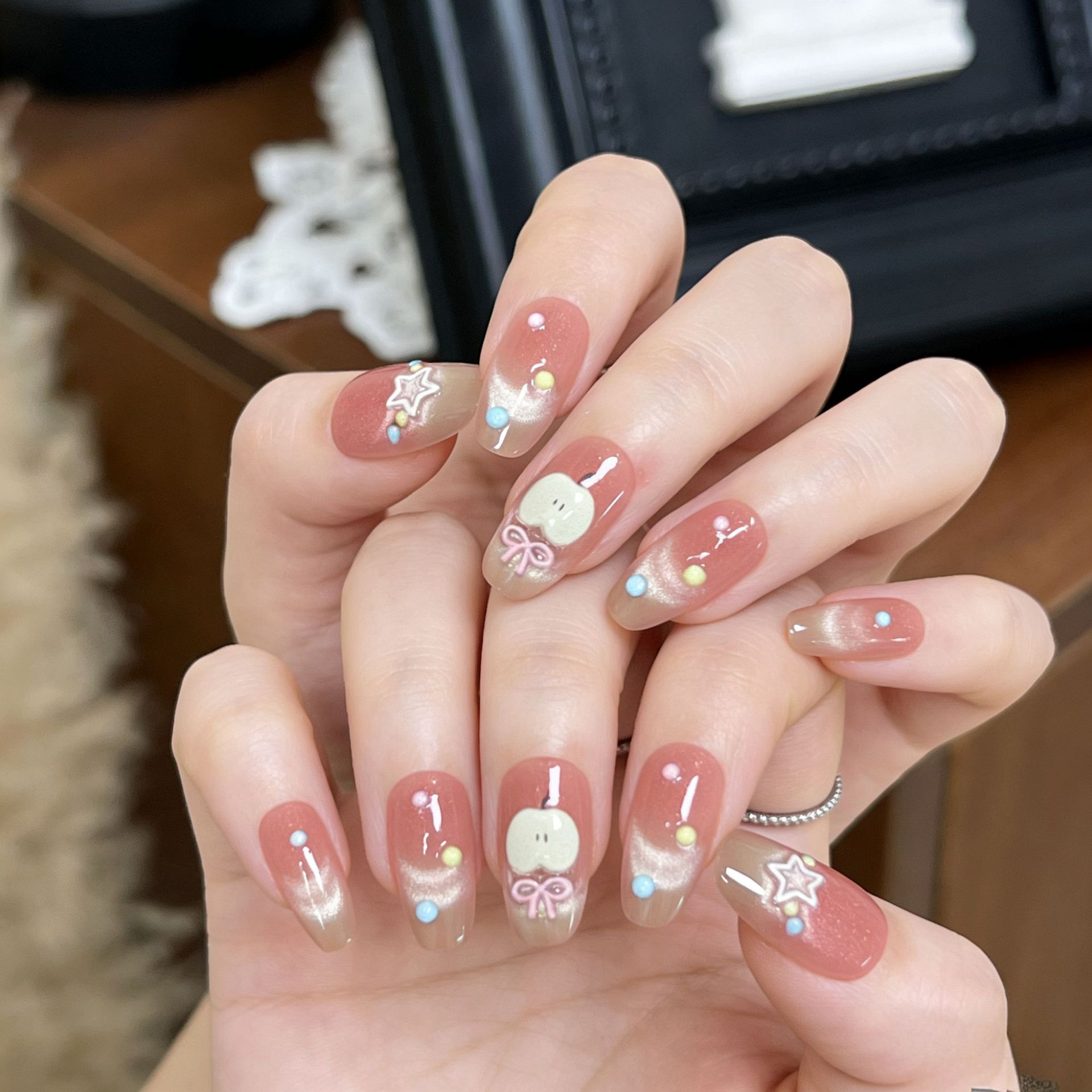 Parche de manicura para usar uñas falsas productos terminados de verano dopamina estrellas francesas manzana adorable pegatinas de uñas