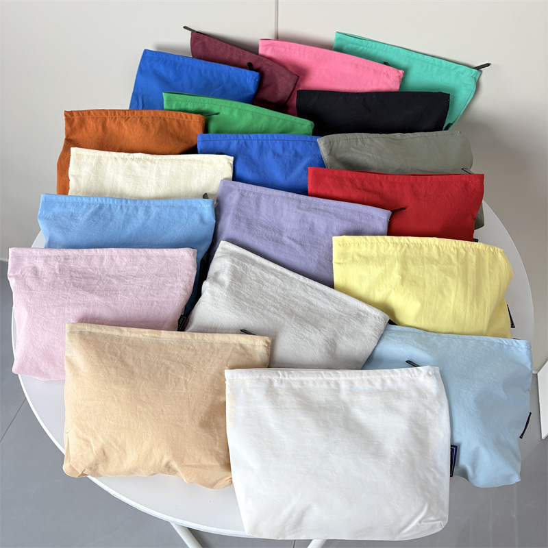 New Nylon Waterproof Cosmetic Bag, Simple Solid Color Women's Clutch Bag, Large Capacity Student Zipper Toiletry Storage Bag
