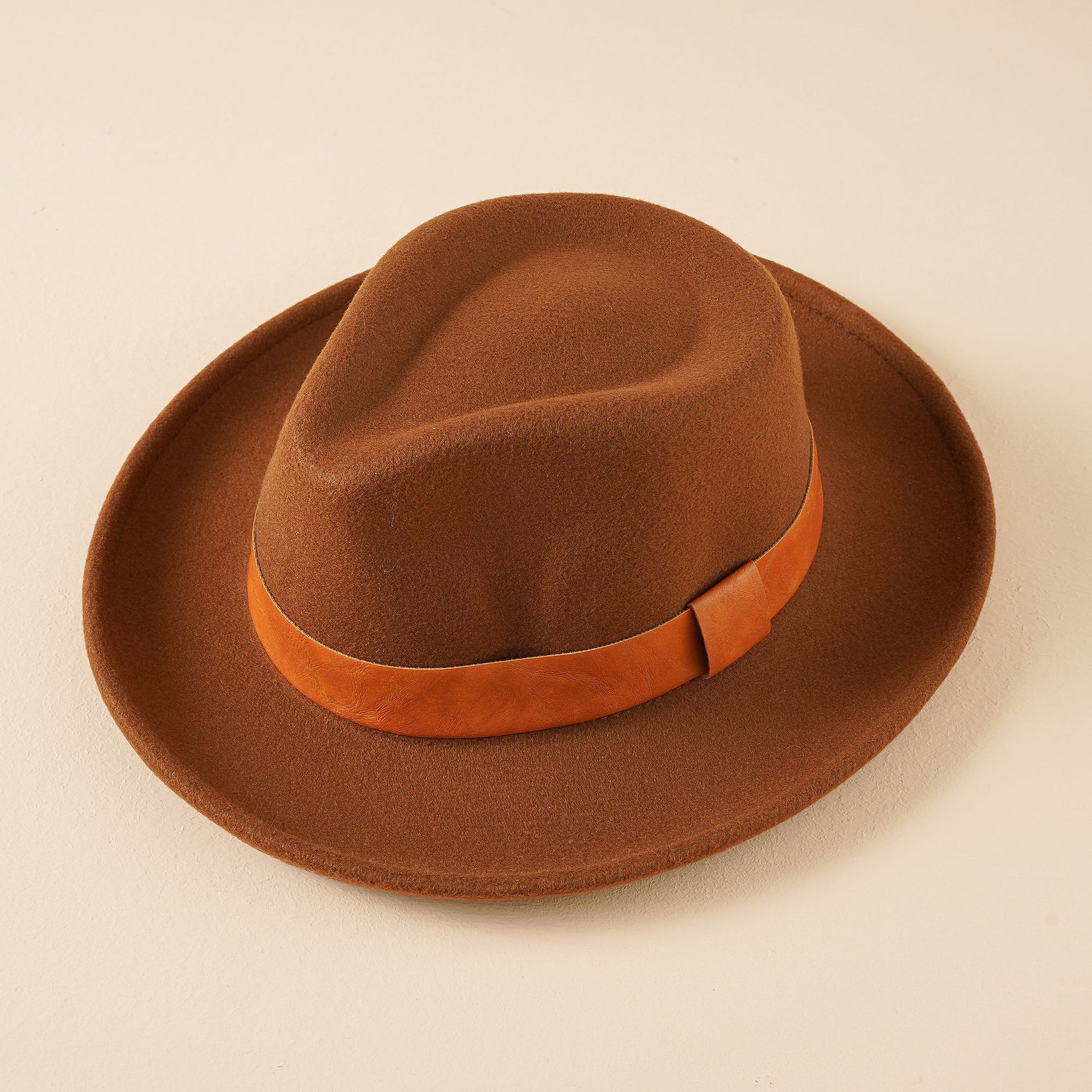 Otoño e Invierno Dragón y Fénix sombrero hombres y mujeres de estilo coreano playa retro negro sombrero de lana sombrero superior de los hombres sombrero británico