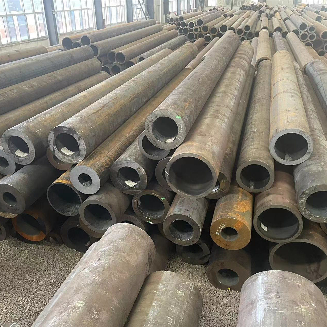 30CrMnSiA无缝钢管厚壁钢管34CrNiMo6钢管热轧无缝管现货中甲金属