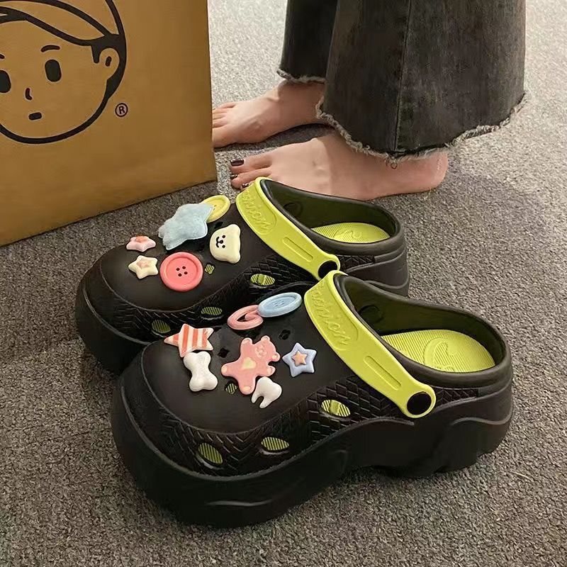 Women's summer outdoor clogs 2025 new model, with a comfortable feel, increased height, thick sole, non-slip, odor-resistant, beach closed-toe slippers for women Women's summer outdoor clogs 2025 new model, with a comfortable feel, increased height, thick sole, non-slip, odor-resistant, beach closed-toe slippers for women