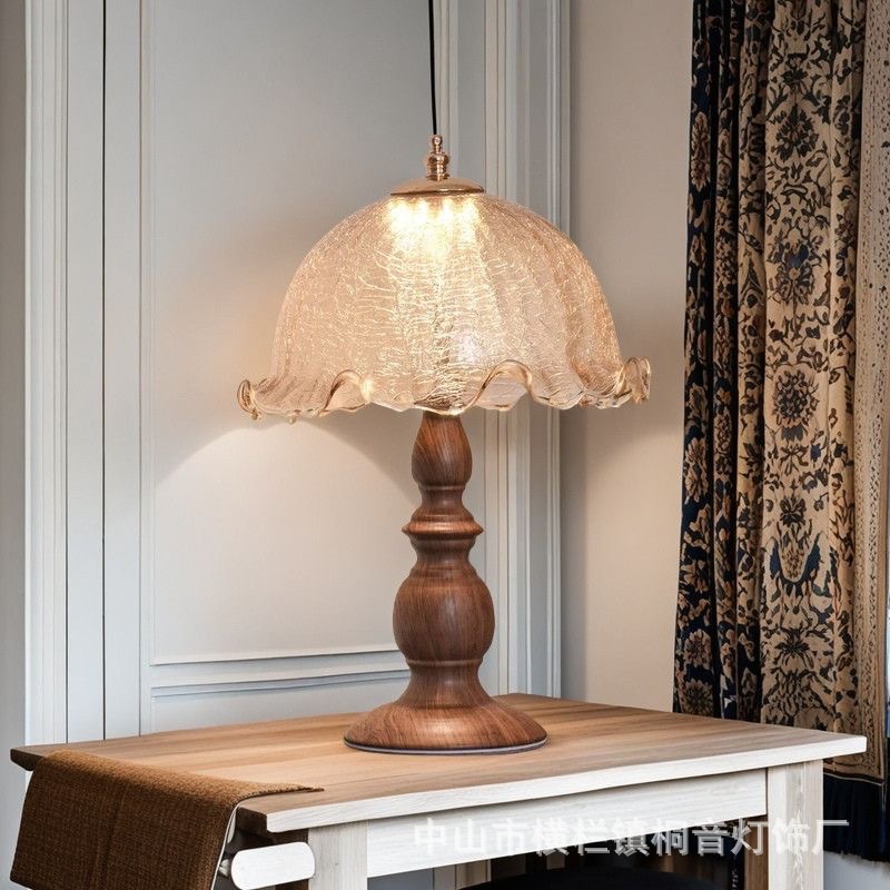 Retro table lamp for bed