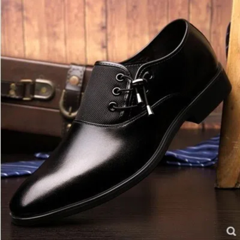 Zapatos de cuero para hombre Zapatos de boda de negocios de cuero brillante pulido de moda de los hombres de Punta puntiaguda retro británicos zapatos de cuero de una sola capa entrega de una sola pieza image 2