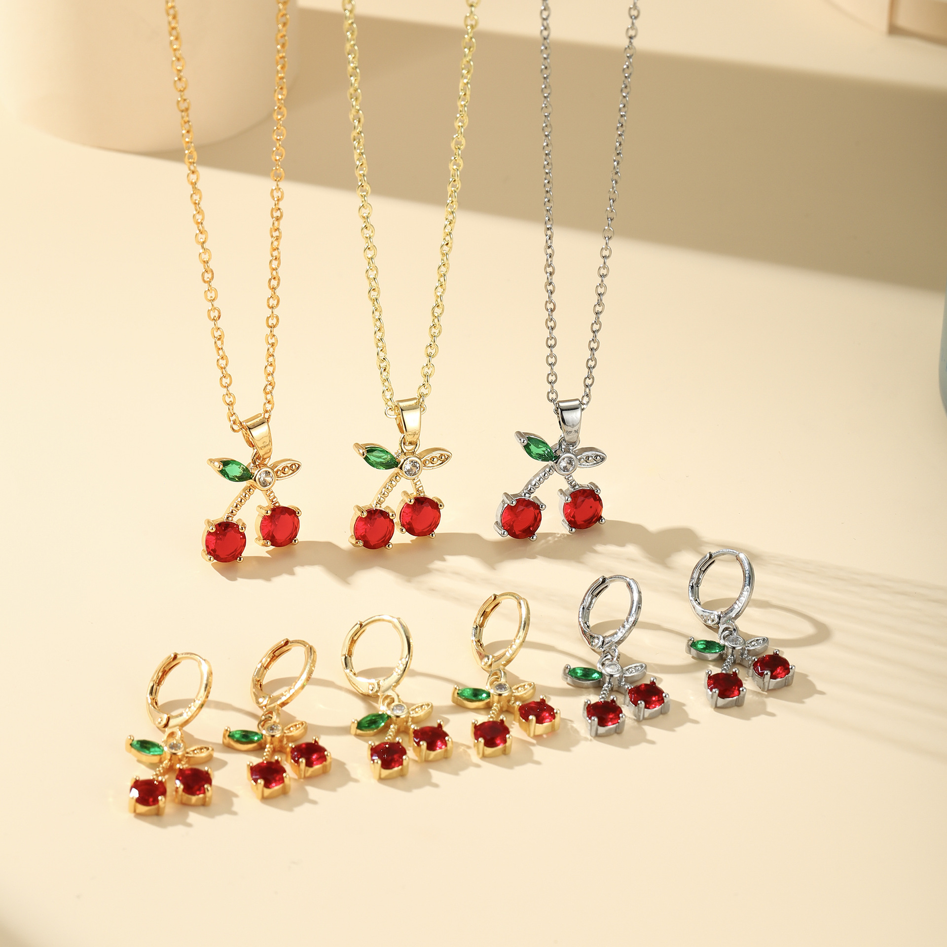 Comercio exterior transfronterizo estilo bohemio moda collar de cereza roja pendientes joyería conjunto de joyería de cobre chapado en oro para mujeres image 1
