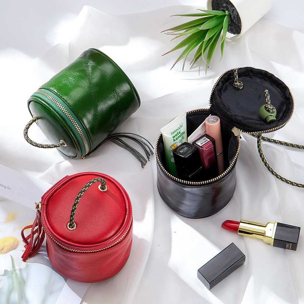 New bucket crossbody lipstick bag, soft genuine leather, niche design, simple coin storage coin purse crossbody bag.