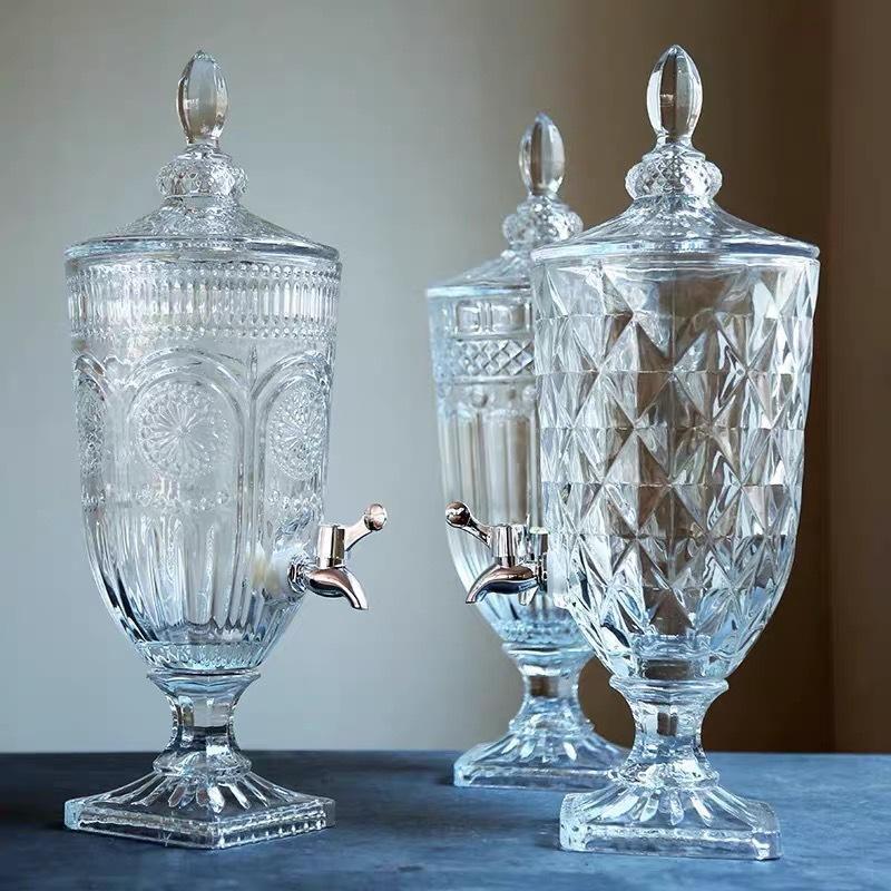 Jarra de jugo con relieve de estilo europeo, con boquilla y tapa, cristal grueso, gran capacidad, jarra de agua fría de alta gama