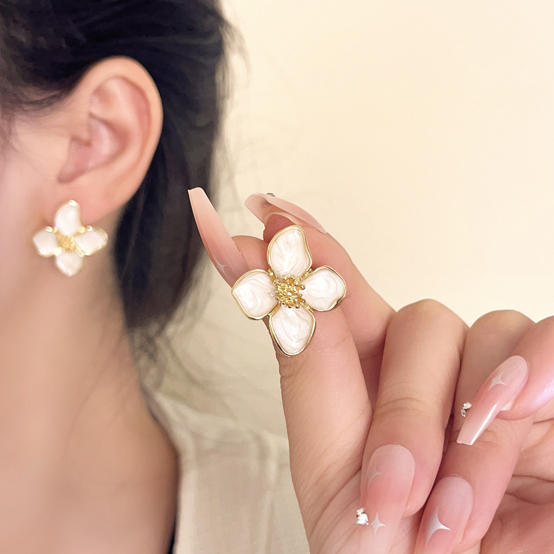 Elegant Flower Earrings
