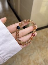 ��Ȼ�ڽ��ߴ����ݮ������ʯ�ִ���͸�l����ˮ�����lֱ�N