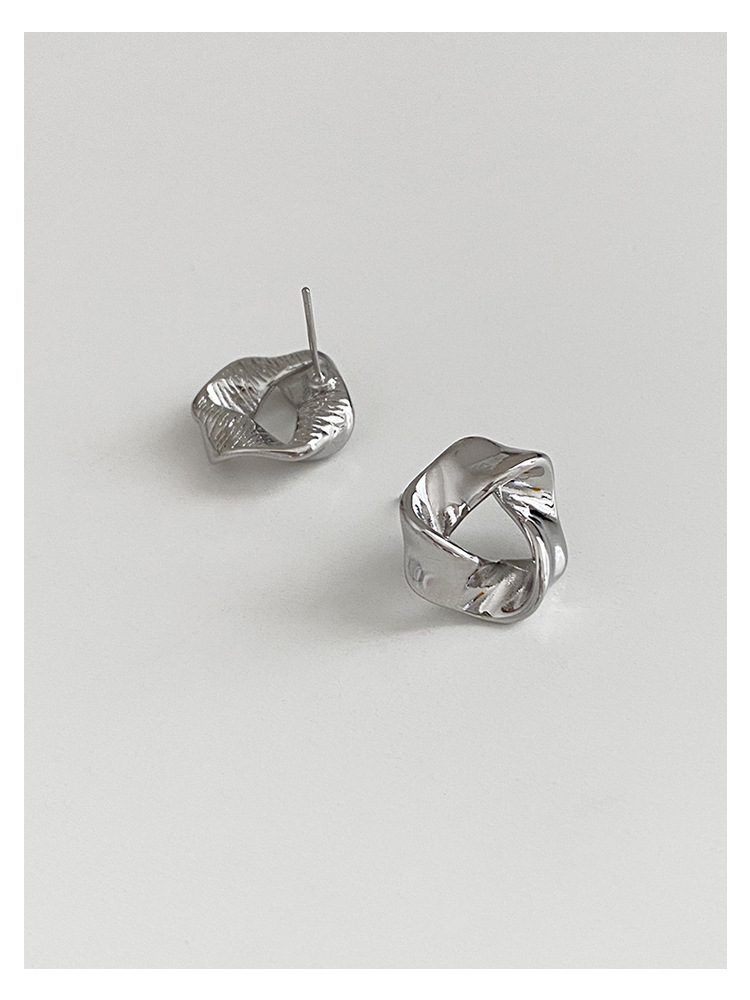 M ö bius women's new trendy and simple metal texture Korean version internet famous temperament earrings_voghion.com