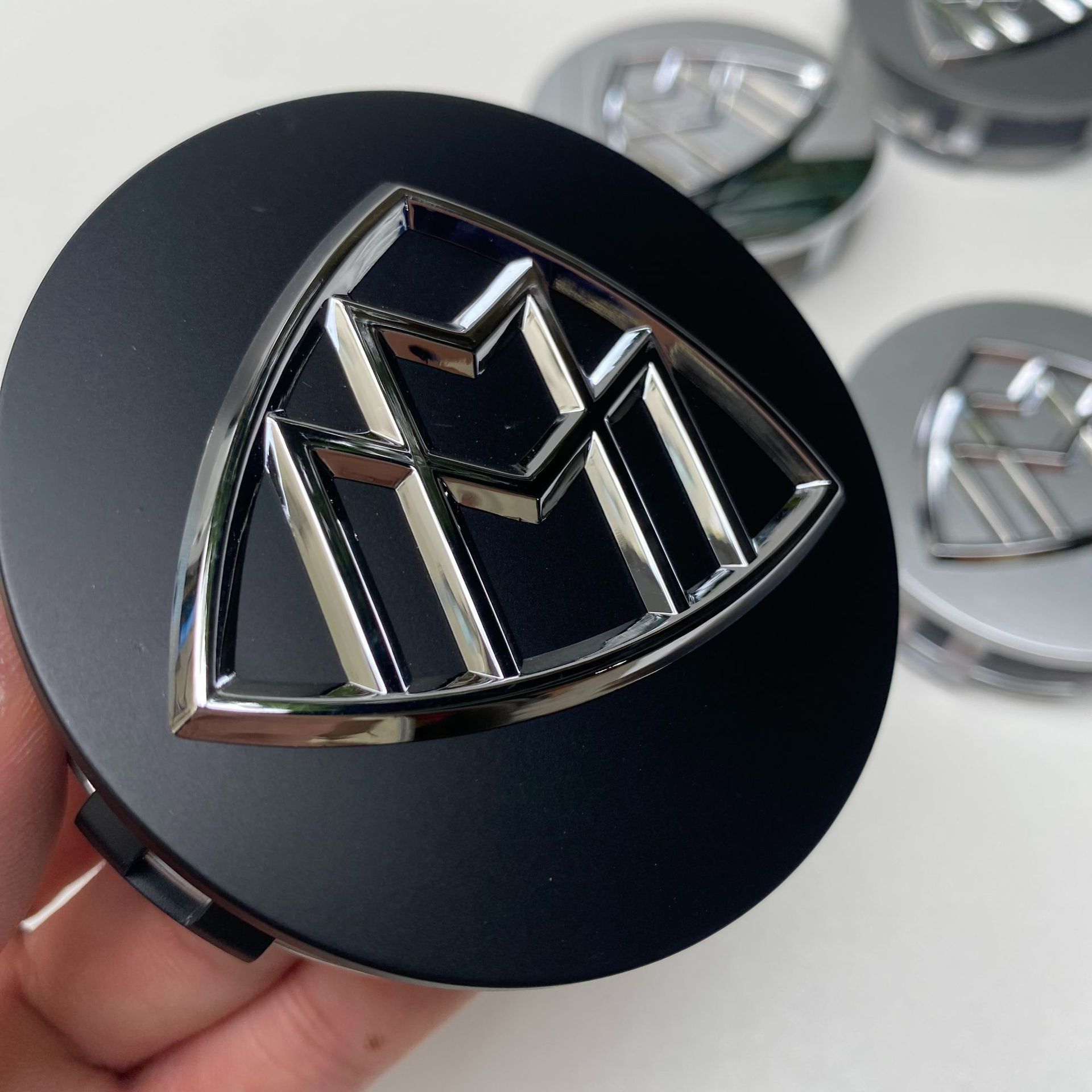 Suitable for Mercedes-Maybach Wheel Hub Caps W222S600Ls400L Electroplated Wheel Hub Modification Center Cap Logo Matte