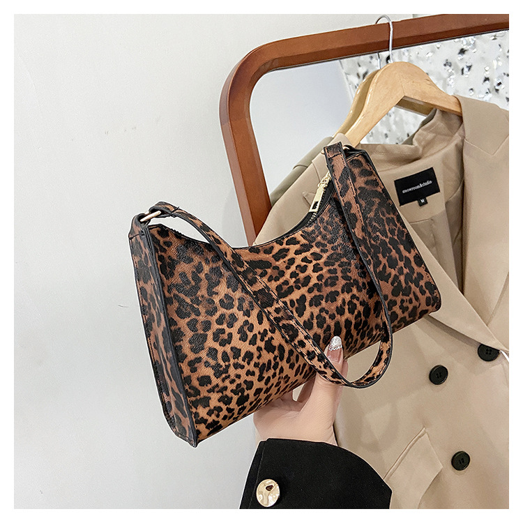 Bolsos de mano de vaca bajo las axilas bolsas de mano bolsas de mujer 2026 nueva moda francesa bolsas de hombro