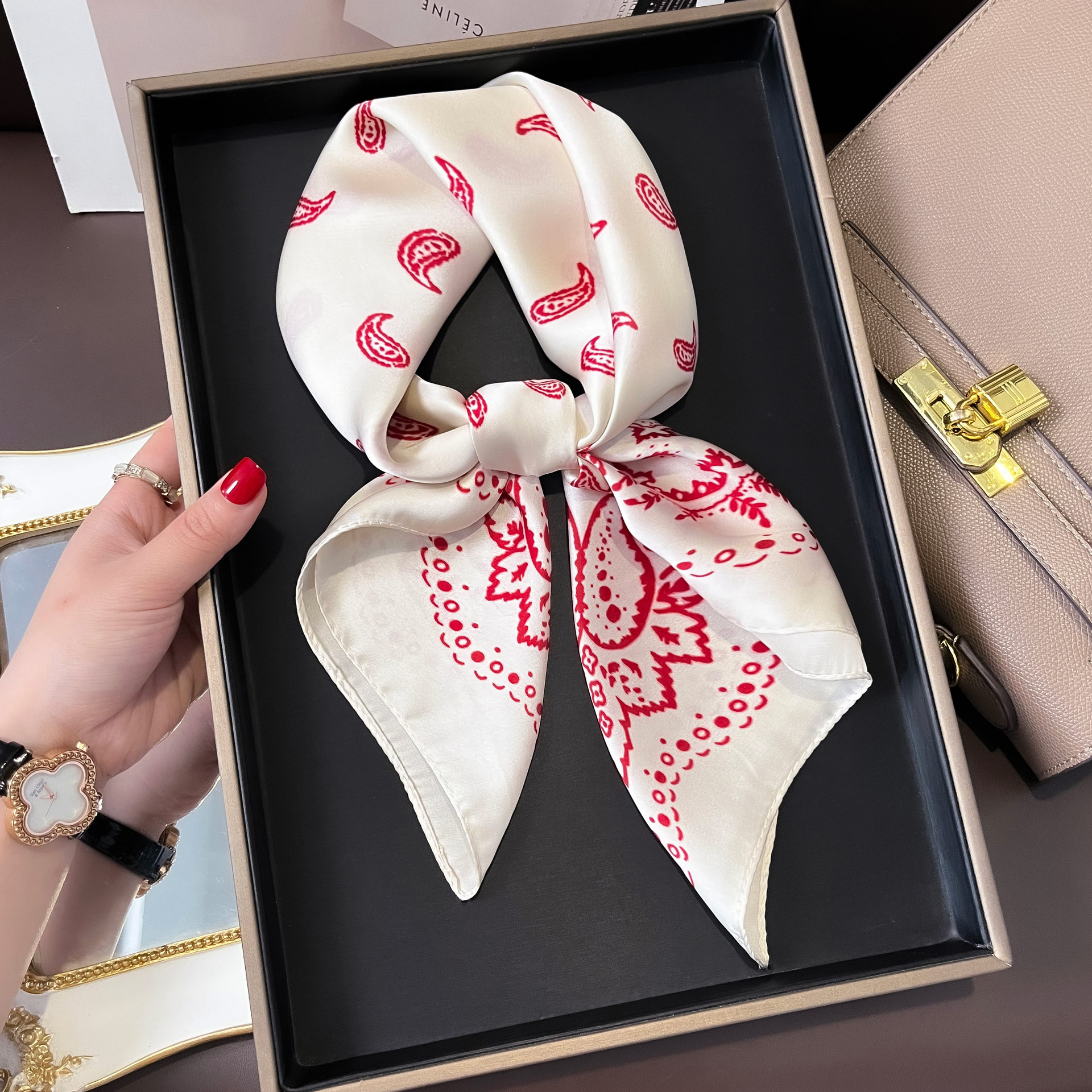 2023 été fleur de cajou polyvalent 70 petit carré écharpe Imitation soie femmes enfants jour cadeau décoration écharpe_voghion.com