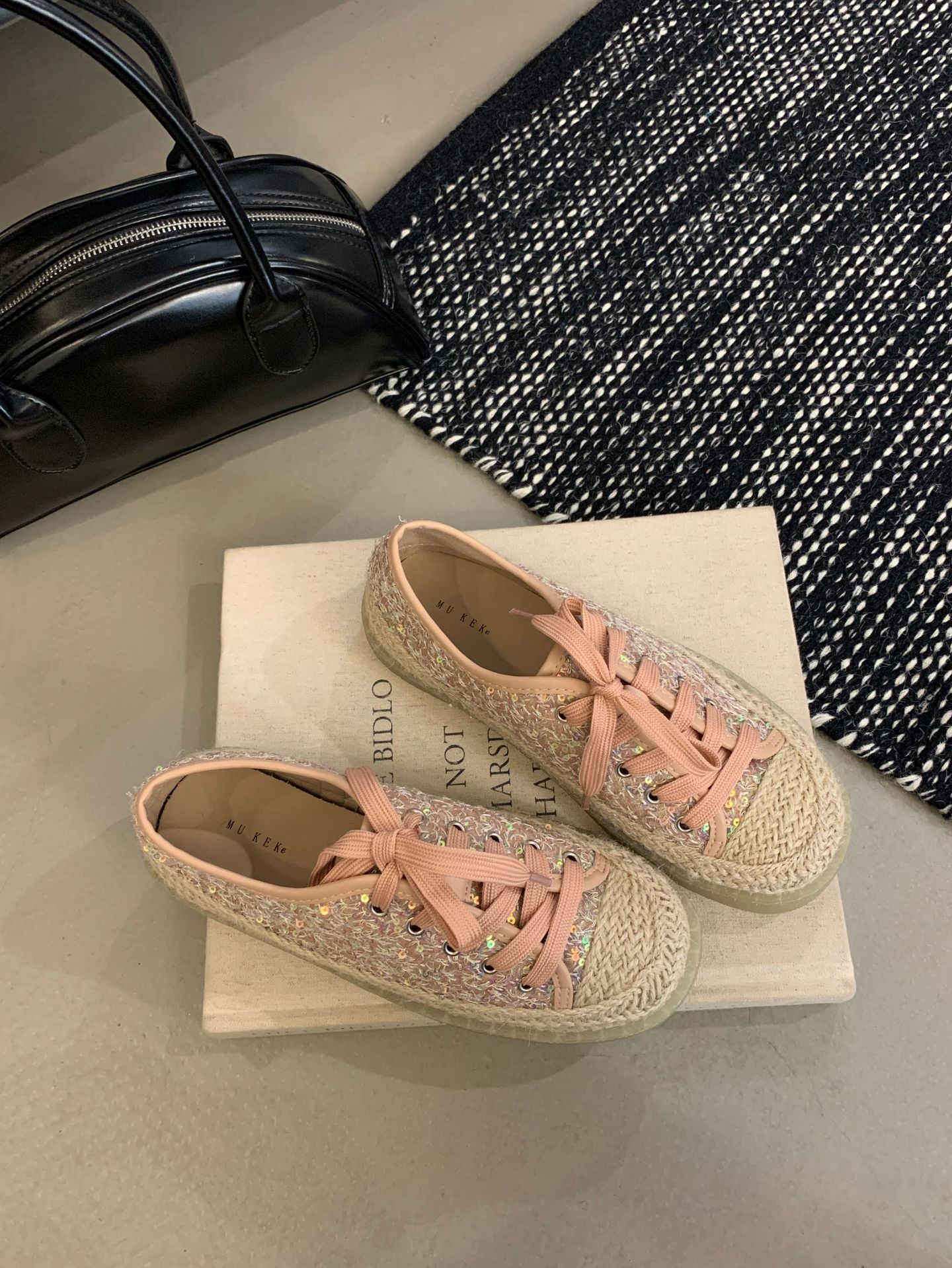 French-style High-end Straw-woven Thick-soled Lace-up Sequined Fisherman For Women, Slip-on Loafers, Fashionable Casual_vogvips.com